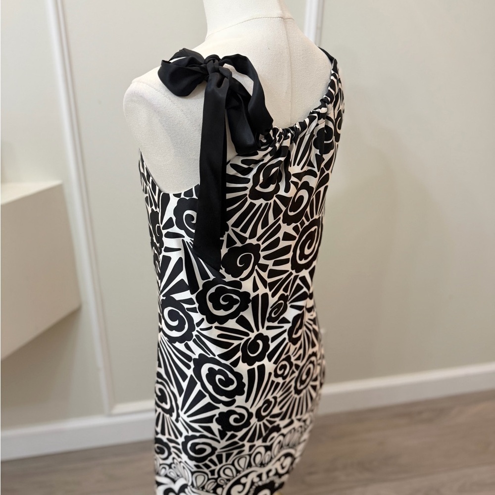 White House Black Market Black and White Mini Dress with Graphic Print - Picture 2 of 4